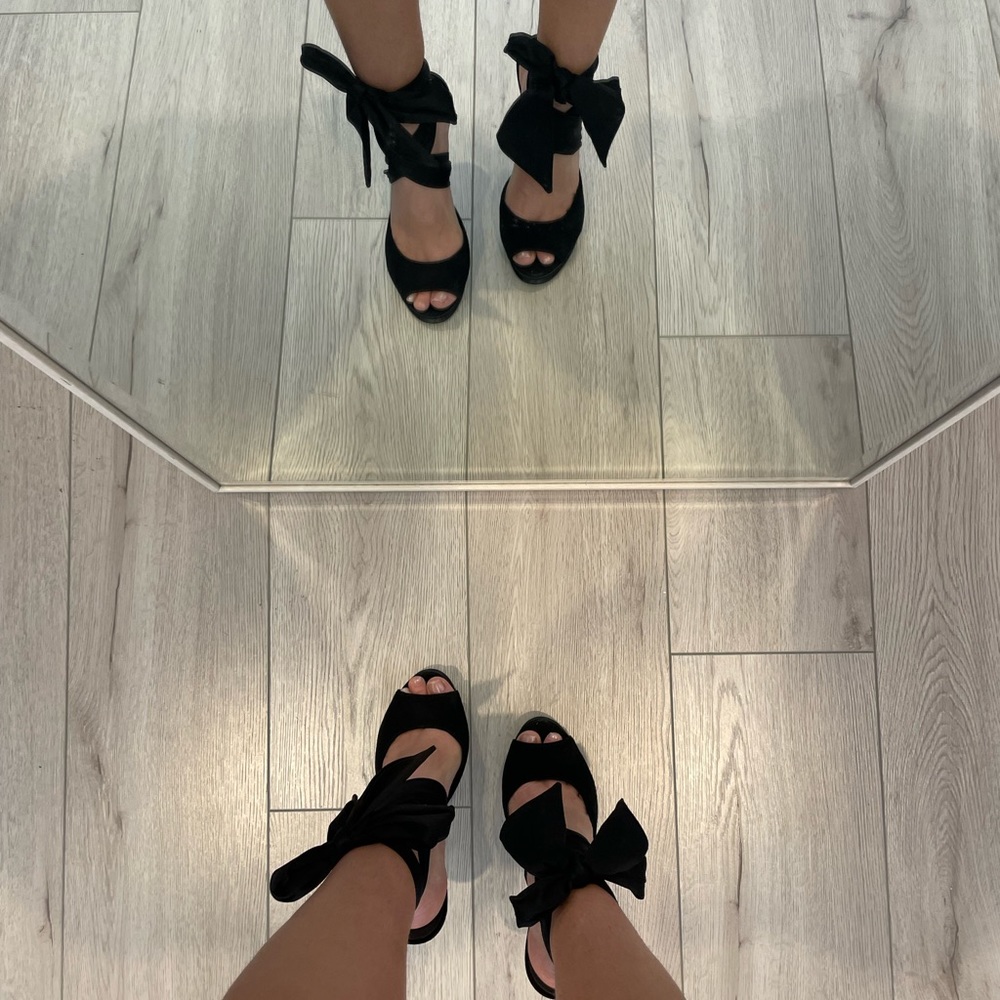 NWOB Diane Von Furstenberg Calve Tie Up Peep Toe Heels